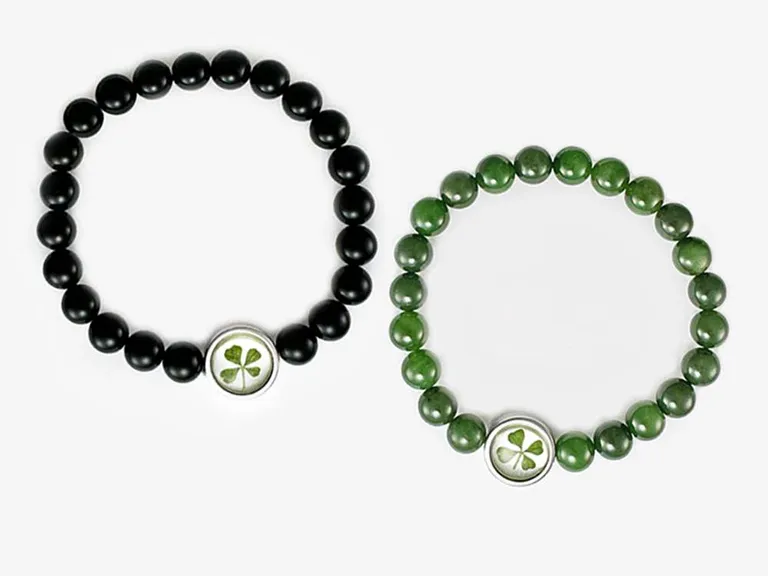 VillageSmith Gifts Singapore | 4-Leaf Clover Green Jasper and Black Onyx bead bracelets 4 Leaf clover green jasper black onyx bead bracelets