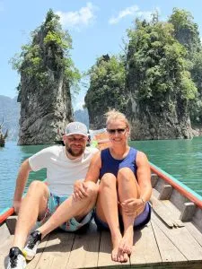 Romantic scene of a couple enjoying the Cheow Lan Lake tour by Khao Sok Lake Tours.