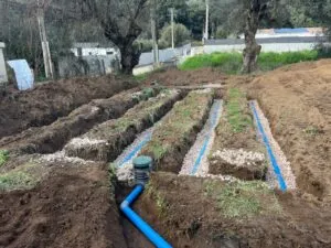 Tranchées d'épandage et regard à Sarrola-Carcopino