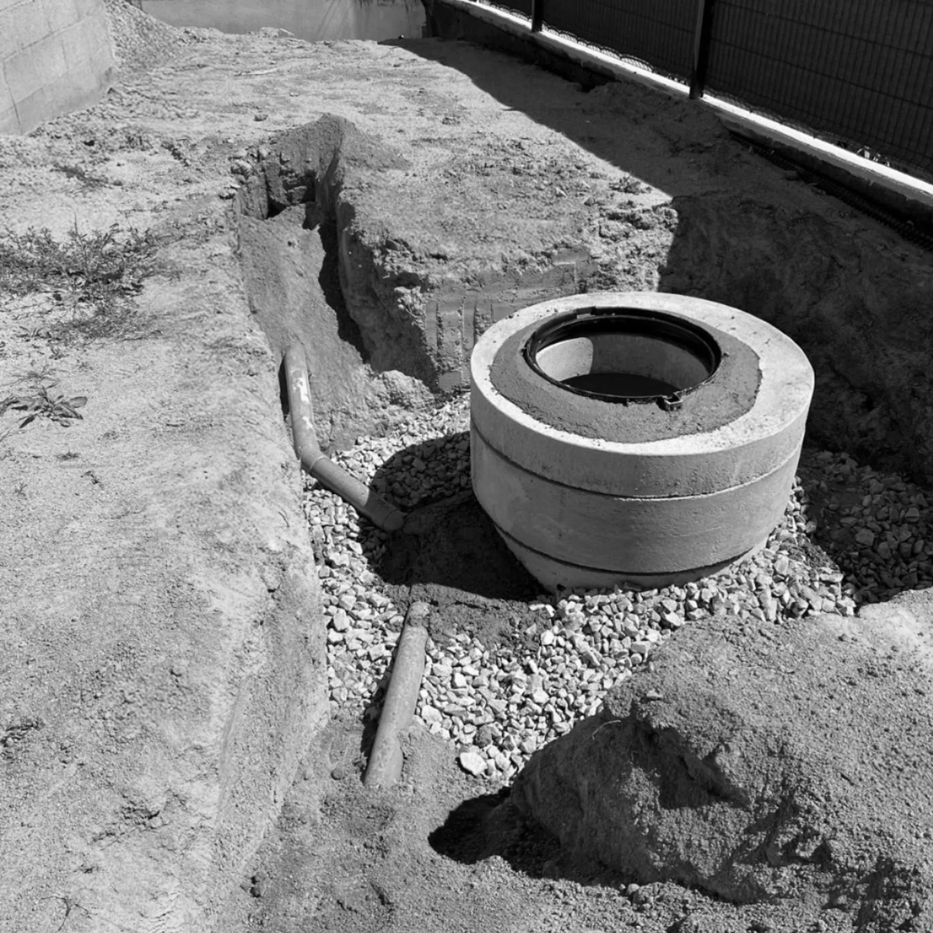 Regard béton et canalisation, viabilisation d'une villa à Afa