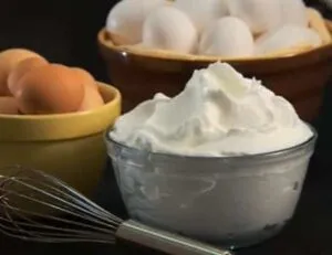 Взбитые яичные белки