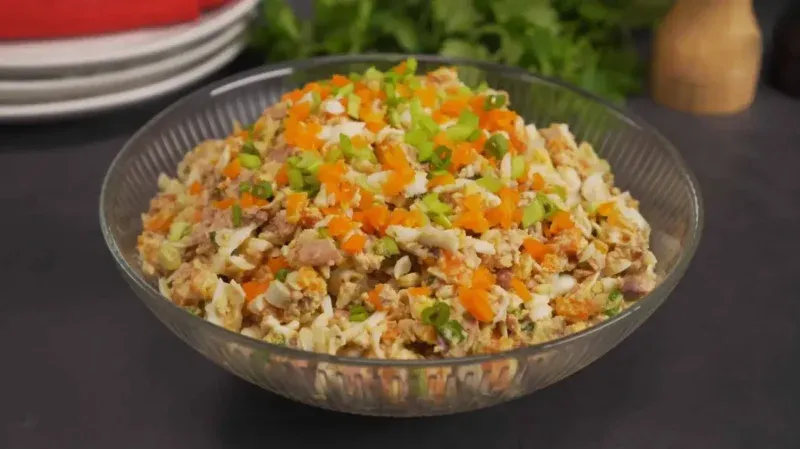 salat-iz-pecheni-treski-osnovnoe-foto