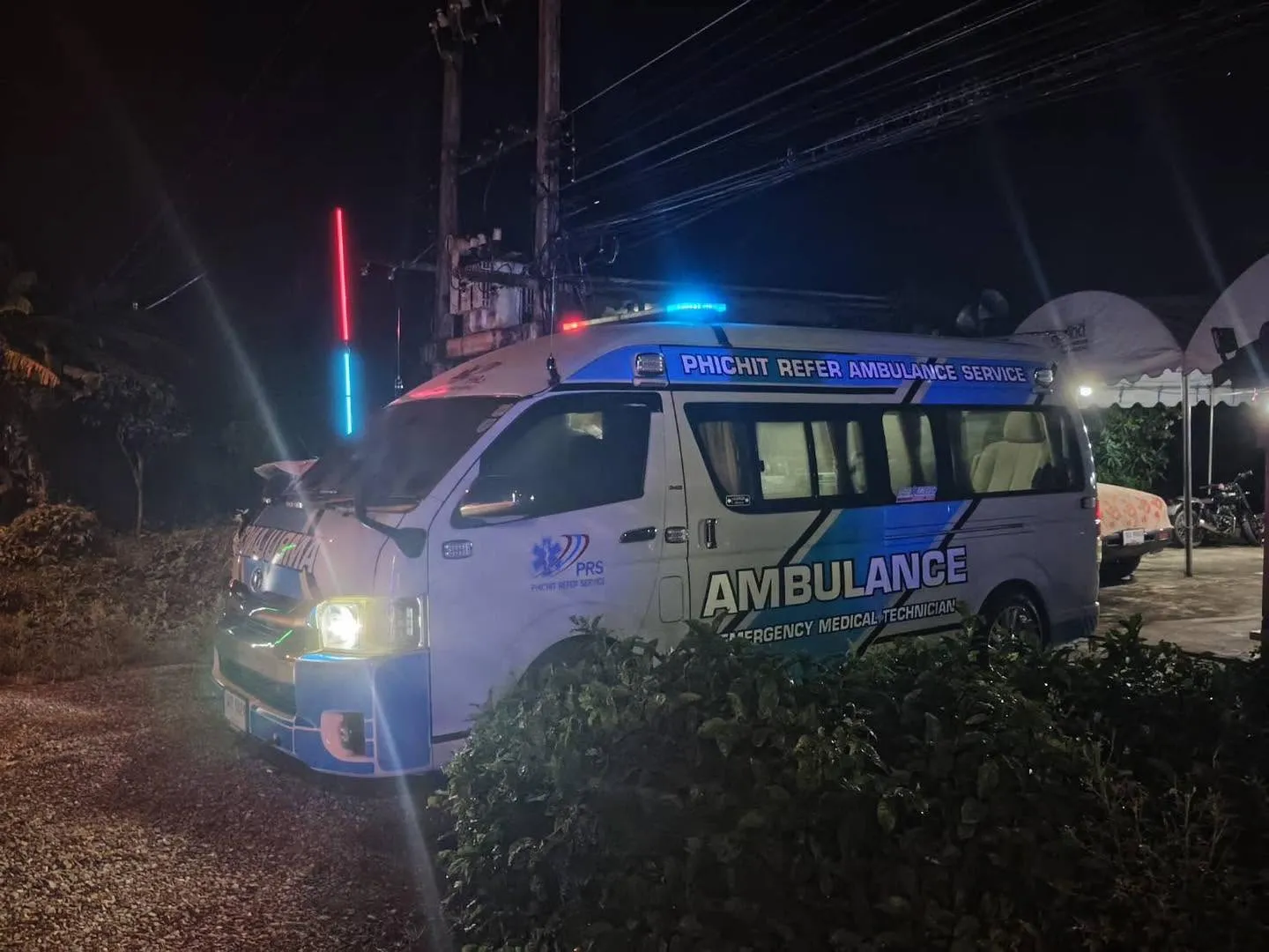 Ambulance Refer in Phichit at night.