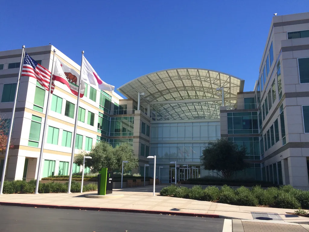 Apple headquarters at Infinite Loop 1 in Cupertino, California