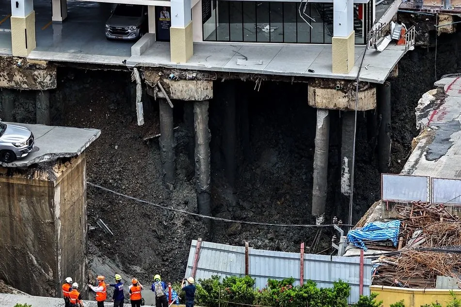 On the morning of 24 September 2025, a 50-meter deep sinkhole opened up on Samsen Road in front of the Vajira Hospital in Dusit district, Bangkok, Thailand.