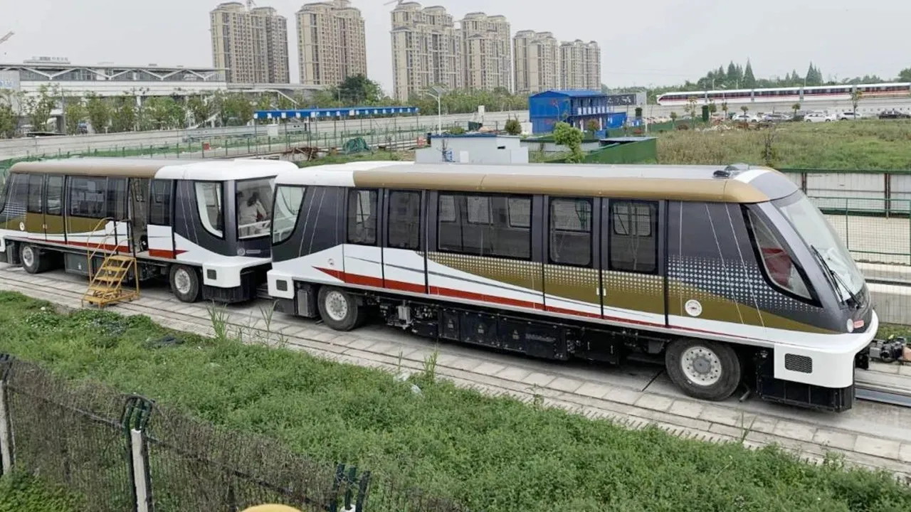 Bombardier Innovia APM 300 at Bangkok Gold line