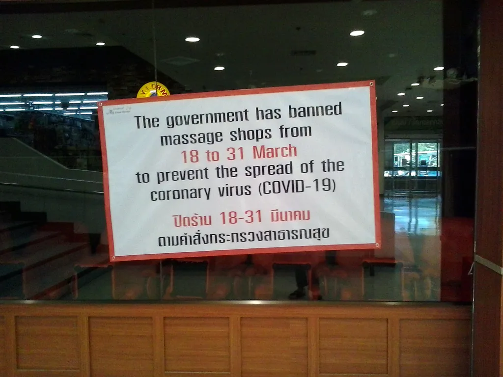 Sign in massage shop in Thai shopping mall, closed 18th to 31st March due to COVID-19