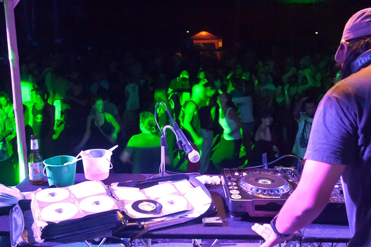 The core for Koh Chang’s good times. The party scene of the Lonely Beach is the best of the whole island.