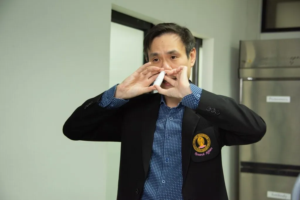 Dr. Trairak Pisitkun testing COVITRAP