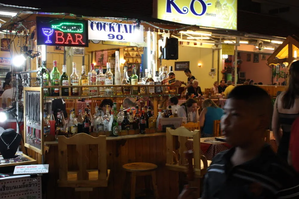 Hua Hin night market bar