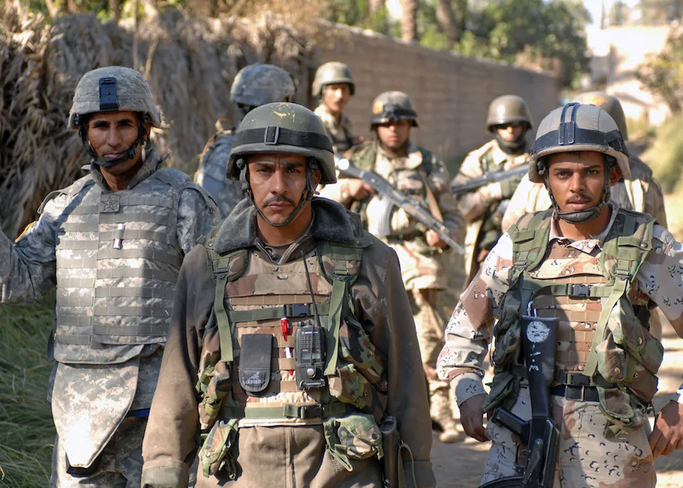 Iraqi Soldiers in Baqubah on a clearing mission