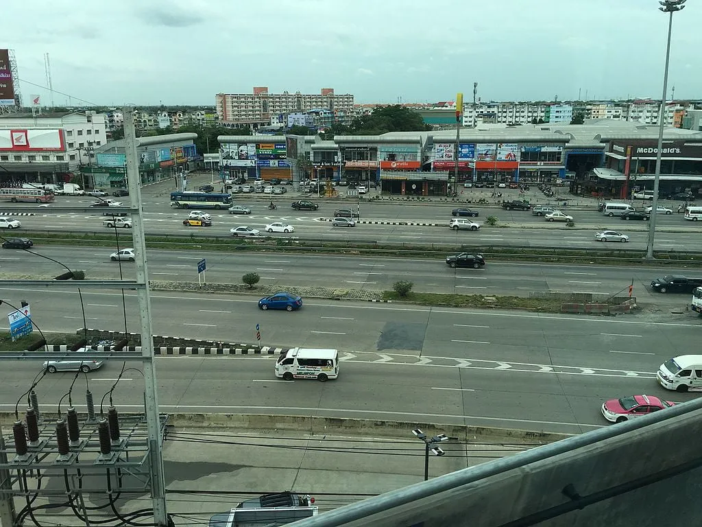 Kanchanaphisek Road in Bang Yai, Nonthaburi