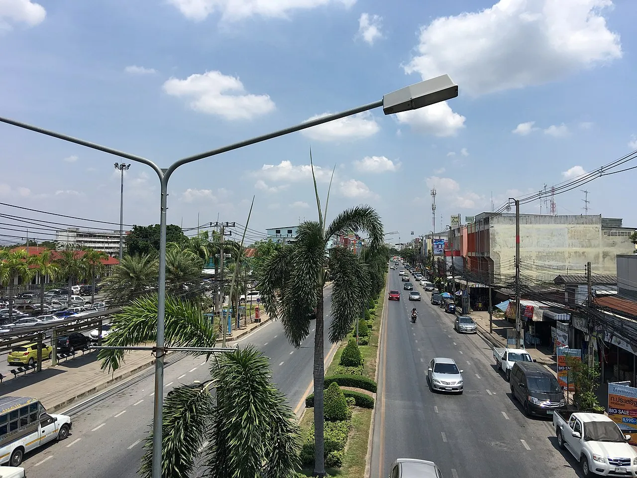 Maha Chakkapat Road in Chachoengsao