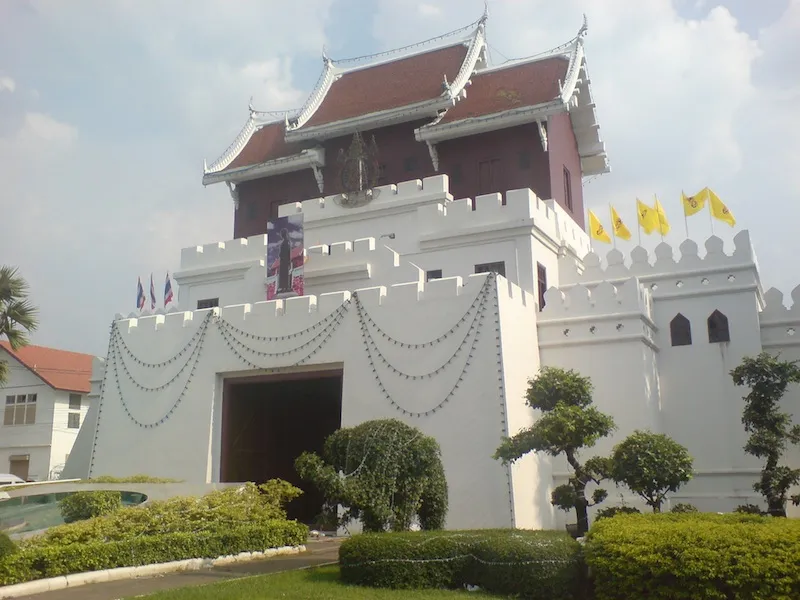 Korat city gate at the end of Ratchadamnoen Road