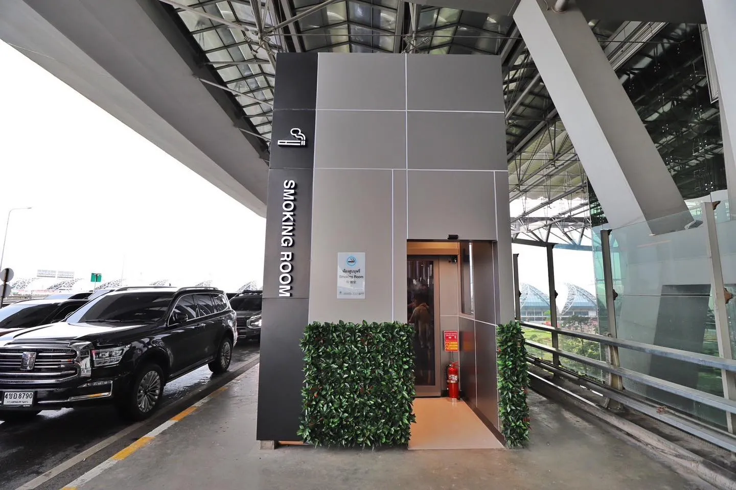 International-standard smoking rooms at Suvarnabhumi Airport in Bangkok.