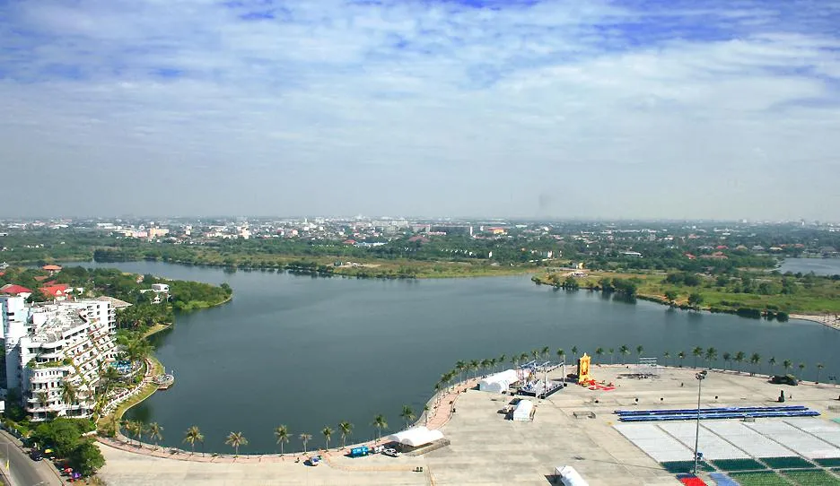 Nonthaburi and the Chao Phraya River