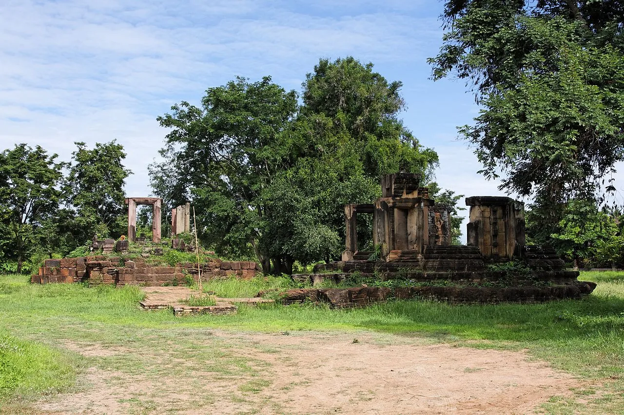 Prang Pha Kho is an ancient Khmer sanctuary located in Ban Pha Kho of Krathok Sub-district in Chok Chai District of Nakhon Ratchasima Province