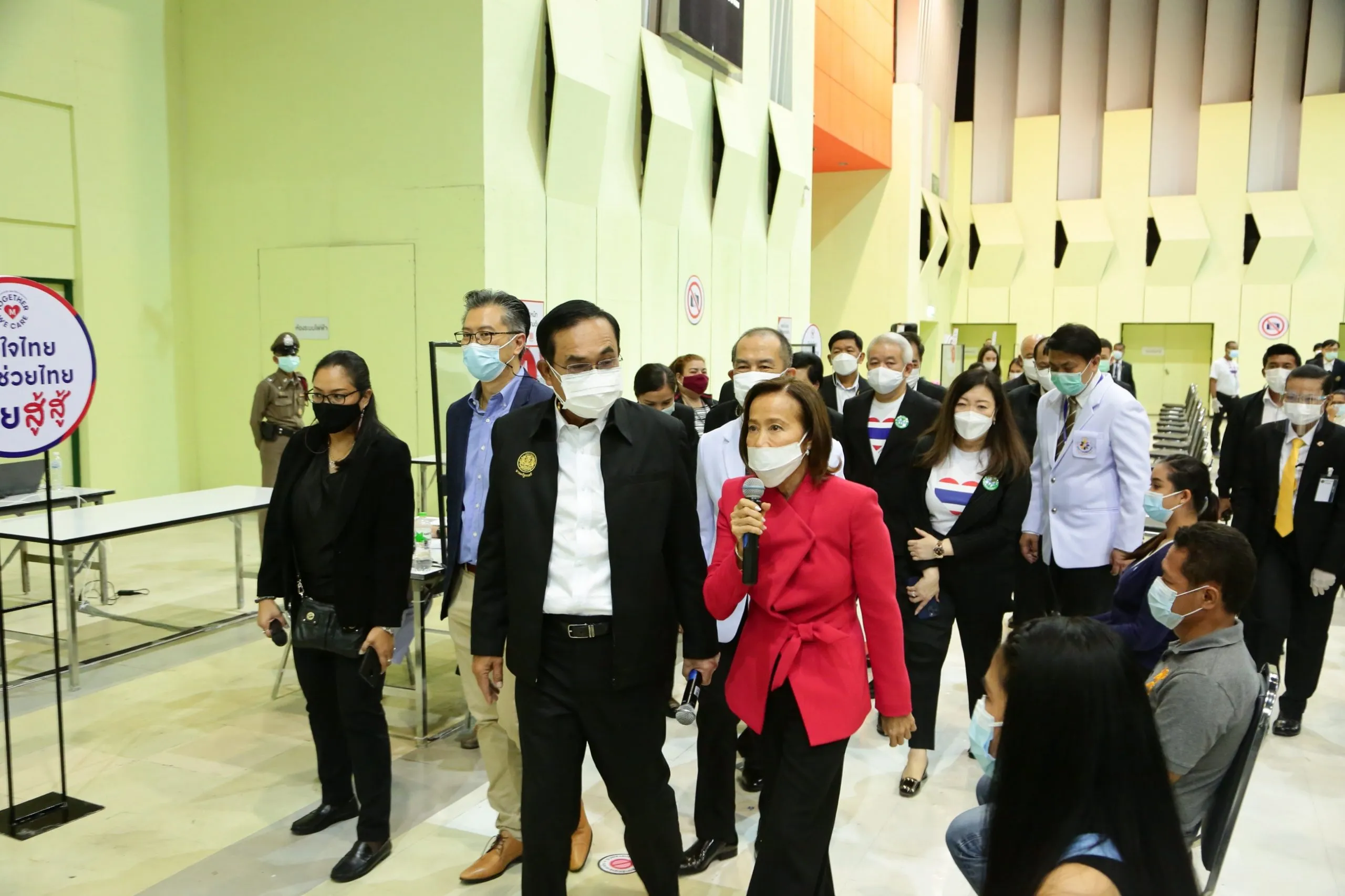 Prayut at The Mall Bangkapi COVID-19 Vaccination Site