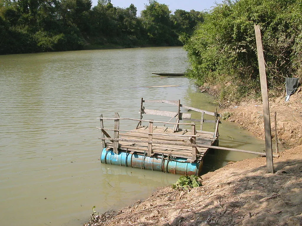 Raft on the Chi river