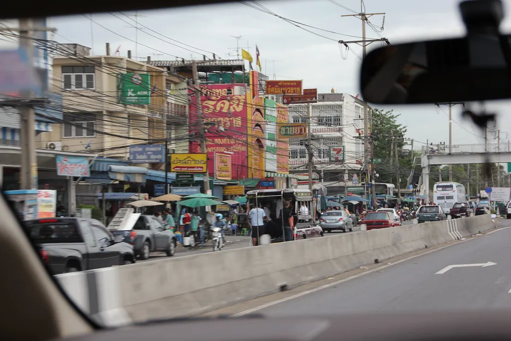 Expressway in Pathum Thani province