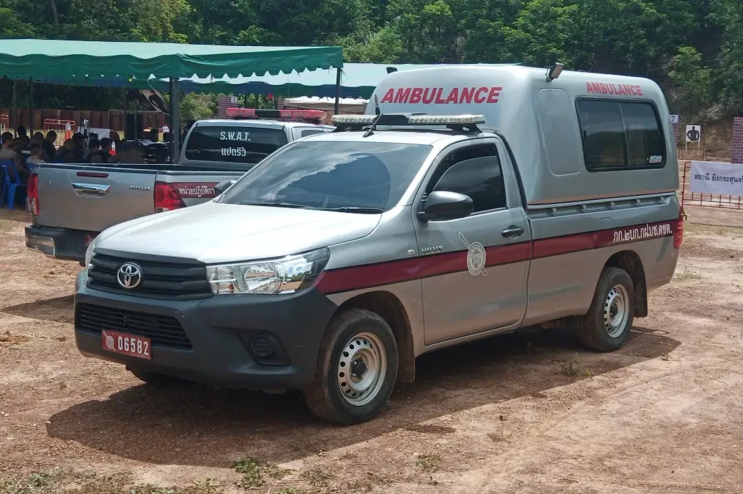 Border Patrol Police Ambulance (Toyota Hilux Revo) Sub-Division 2, Special Training Division, Border Patrol Police Bureau, Royal Thai Police.