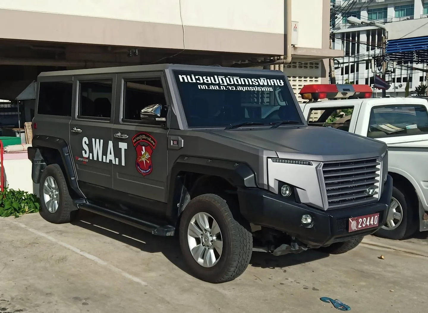 S. W. A. T (Thairung Tranformer) Special Operations Unit, Investigation Sub-Division, Samut Prakan Provincial Police. Samut Prakan Province, Thailand.