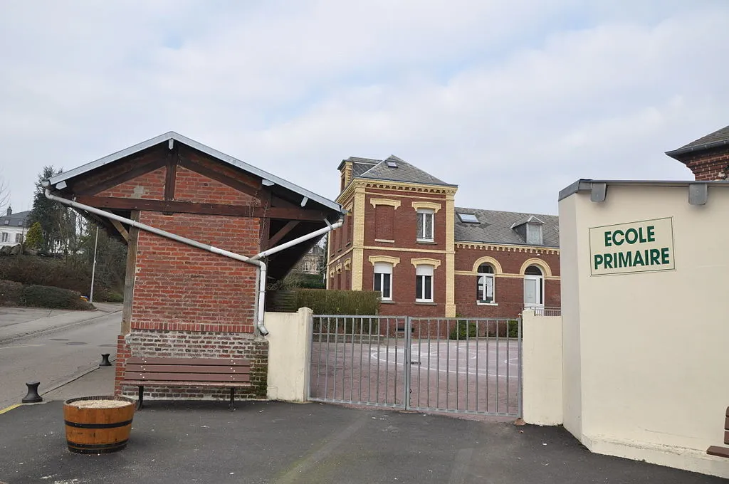 Saint-Aubin Routot school in France