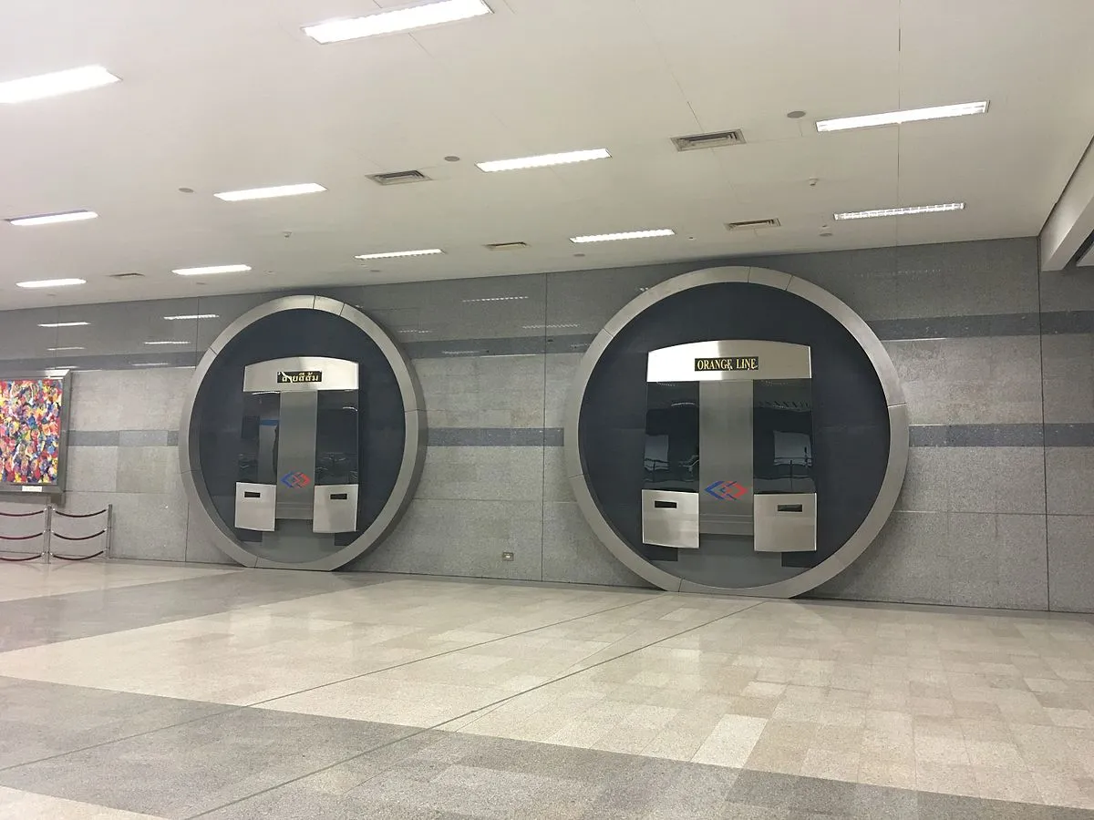 Future MRT Orange Line platforms