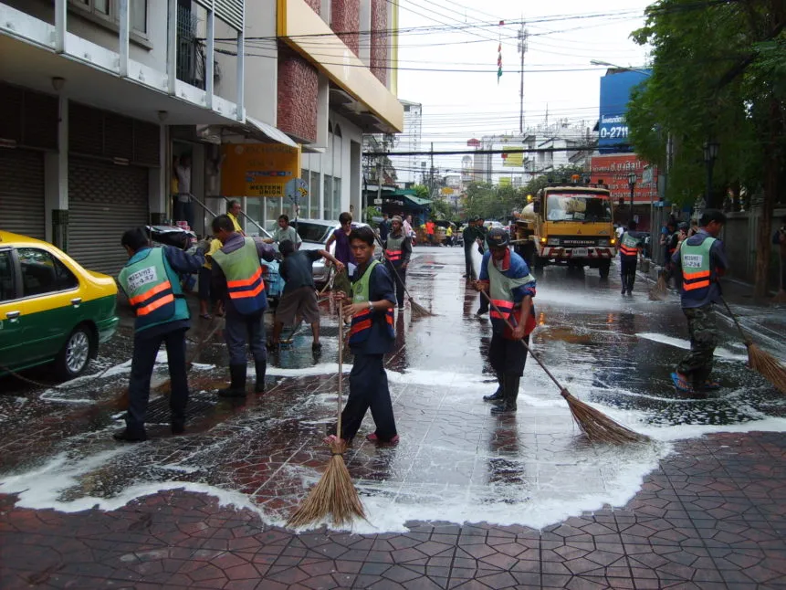 Street cleaners in Bangkok