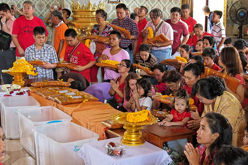 Thai Buddhists celebrating the Makha Bucha Day