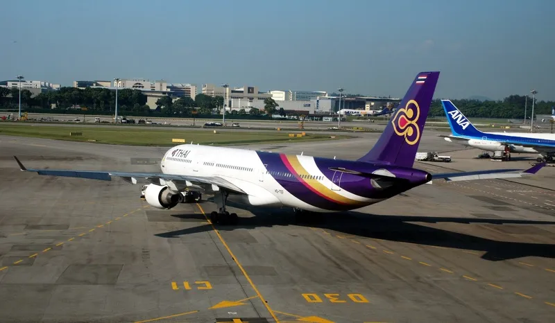 Thai Airways, Airbus A330-300 in Singapore