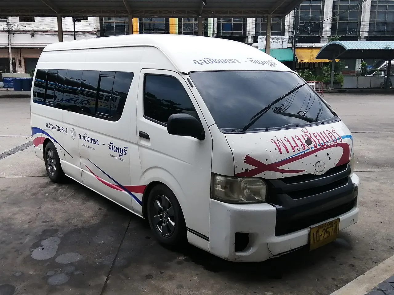 Passenger van Toyota Commuter in Chachoengsao.