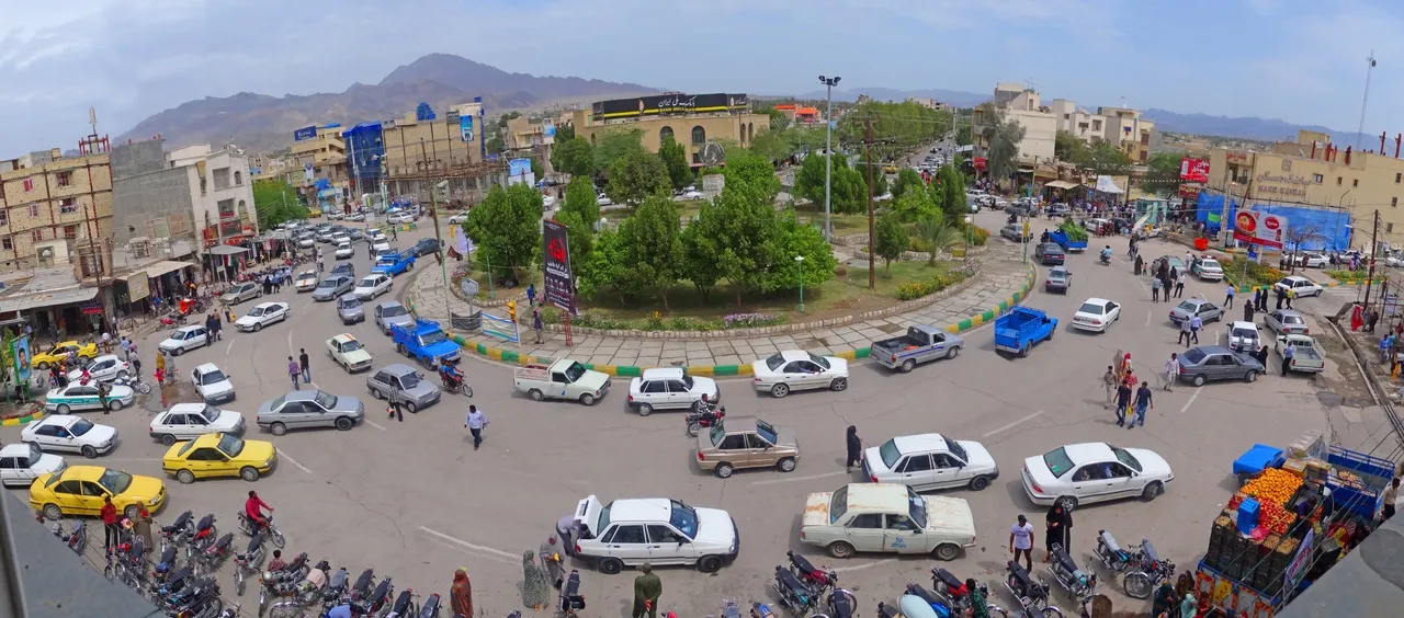 Traffic at a intersection in a city of Iran