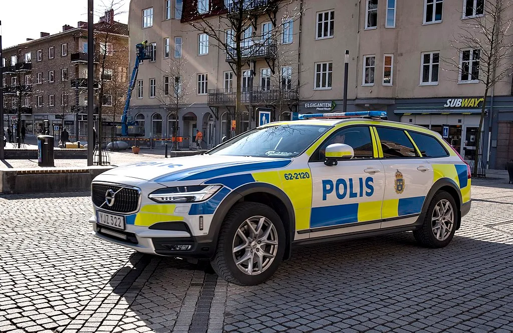Volvo XC90 police car in Sweden