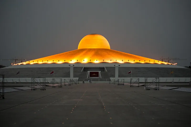 The Chedi of Wat Phra Dhammakaya at night