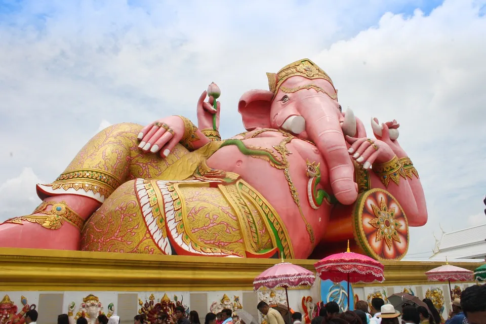Wat Saman Rattanaram Ganesh Temple in Chachoengsao