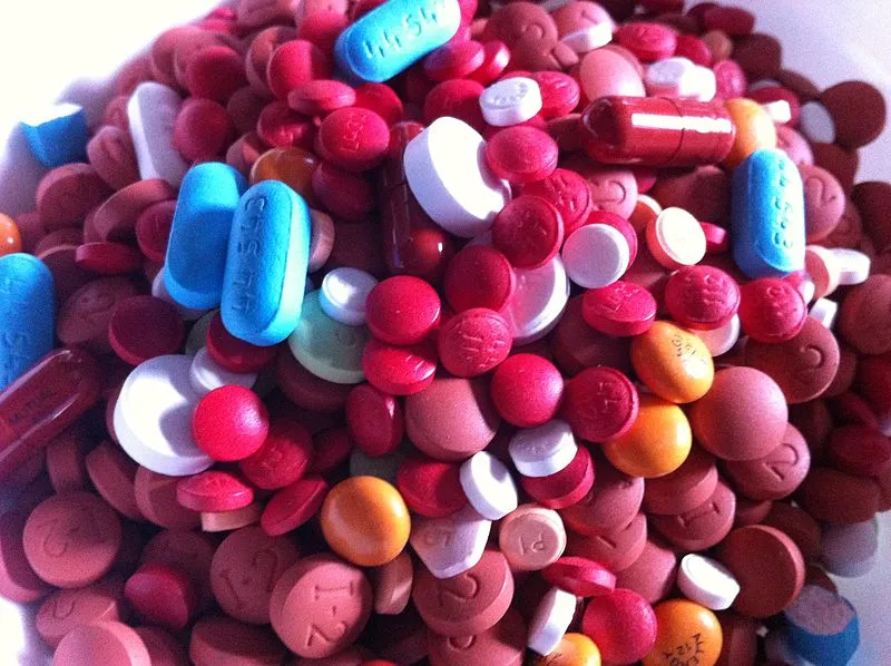 Assorted pills