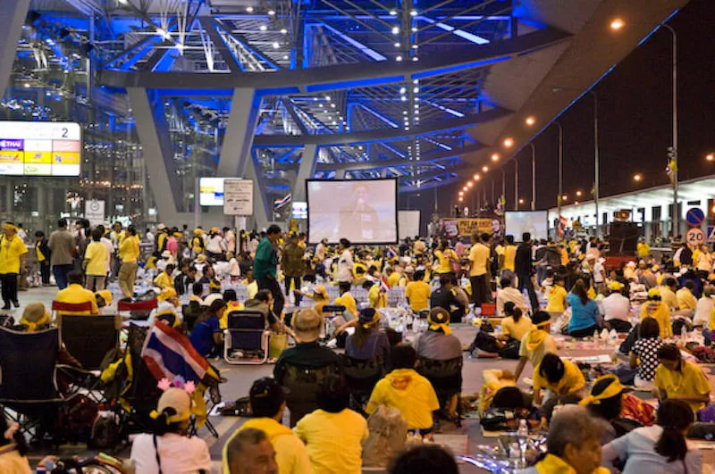 Yellow Shirt (PAD) protesters at Suvarnabhumi Airport in 2008