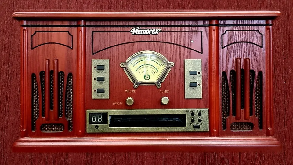 Retro radio