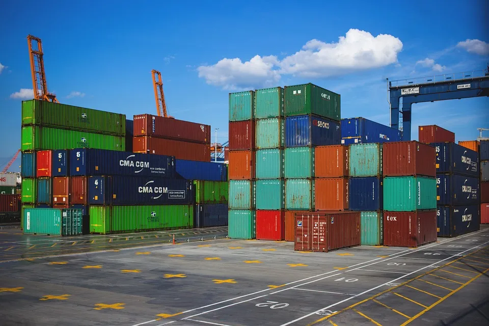 Cargo containers