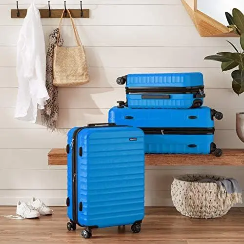 Pusimos a prueba la maleta Amazon Basics 78 cm azul claro