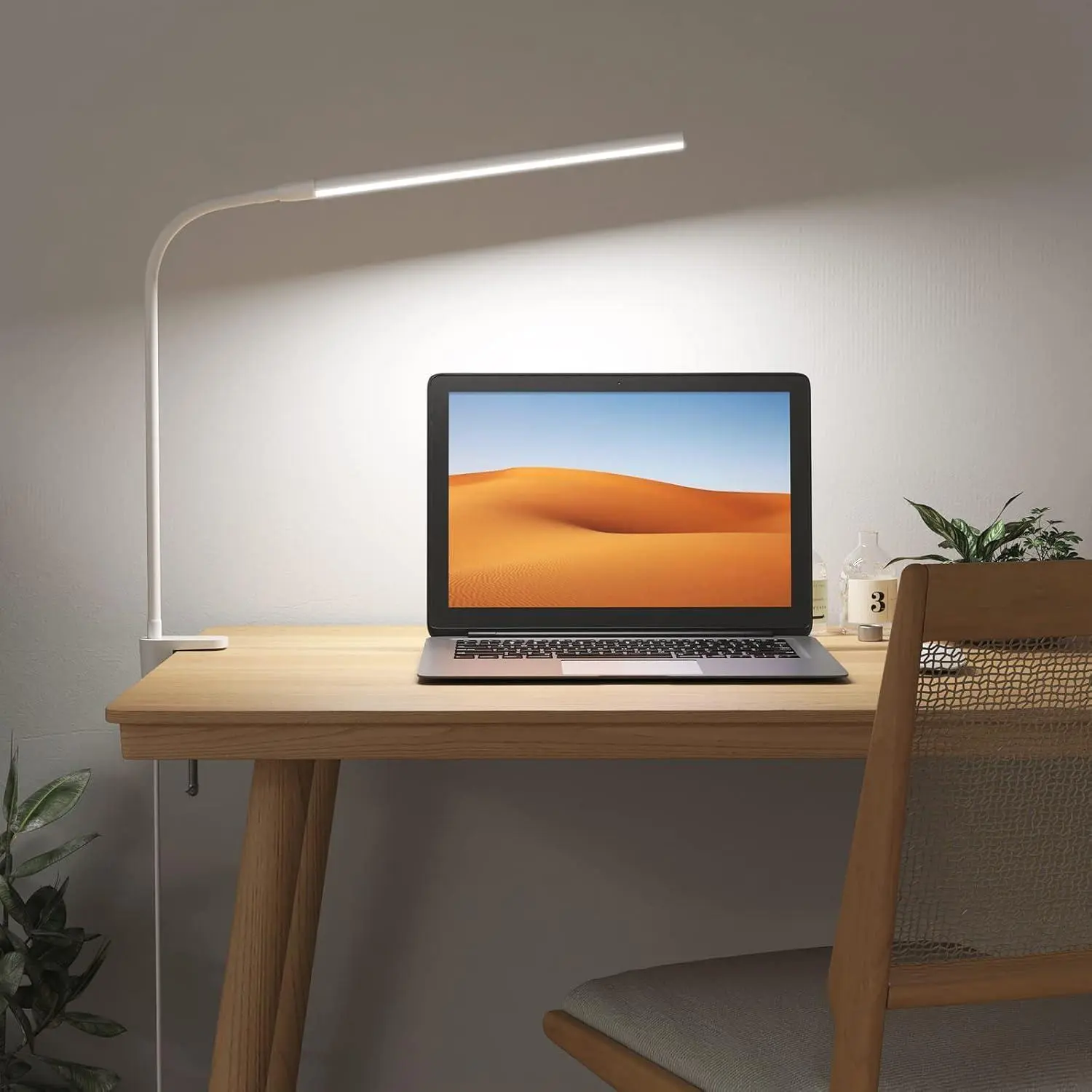 Probamos la Lepro LED con pinza: flexible y regulable