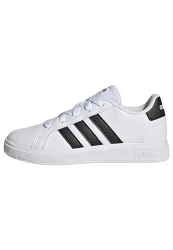 Adidas a diario: básicos y zapatillas clásicas