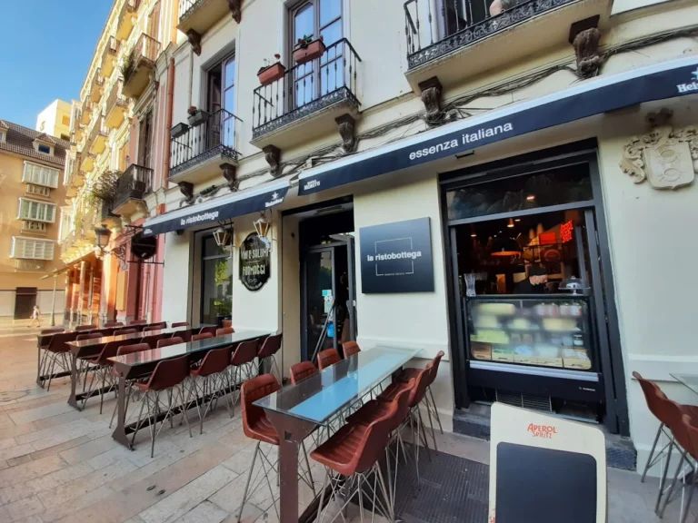 Restaurante La Ristobottega: Un Rincón de la auténtica Italia con vistas a la Catedral de Málaga Restaurante La Ristobottega: Un Rincón de la auténtica Italia con vistas a la Catedral de Málaga