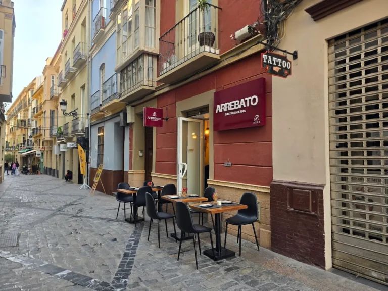 Restaurante Arrebato Gastrotaberna: Fusión de Tradición y Vanguardia en el Corazón de Málaga Restaurante Arrebato Gastrotaberna: Fusión de Tradición y Vanguardia en el Corazón de Málaga