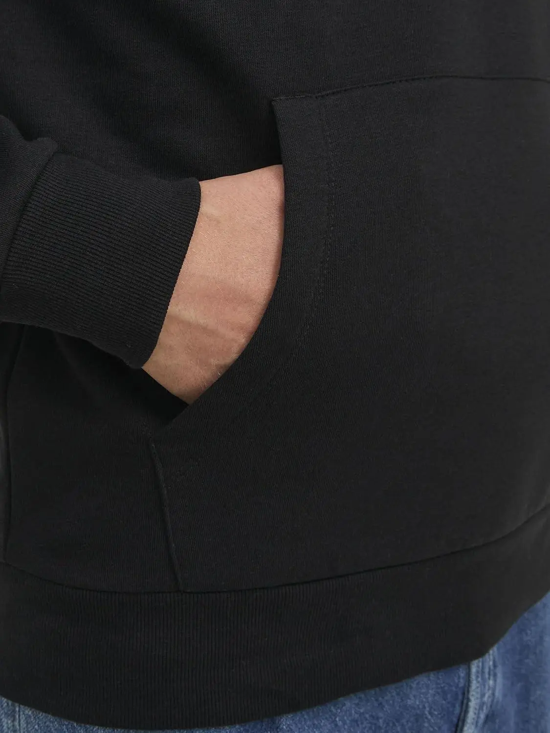 Nuestra opinión sobre el Hoodie Logo de JACK & JONES: esencial y versátil
